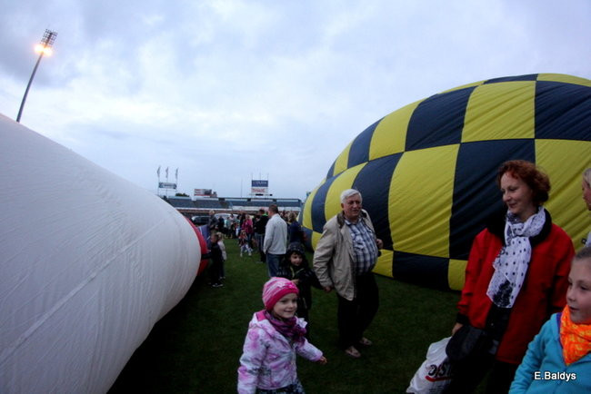 Nocny pokaz na Smoczyku (zdjęcia)