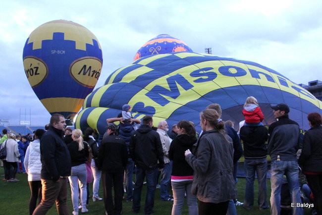 Nocny pokaz na Smoczyku (zdjęcia)