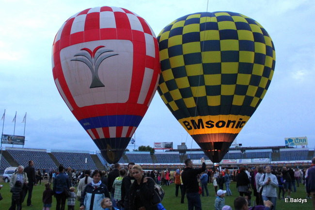 Nocny pokaz na Smoczyku (zdjęcia)