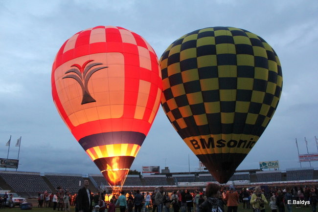 Nocny pokaz na Smoczyku (zdjęcia)