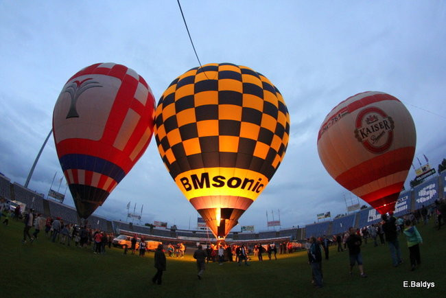 Nocny pokaz na Smoczyku (zdjęcia)