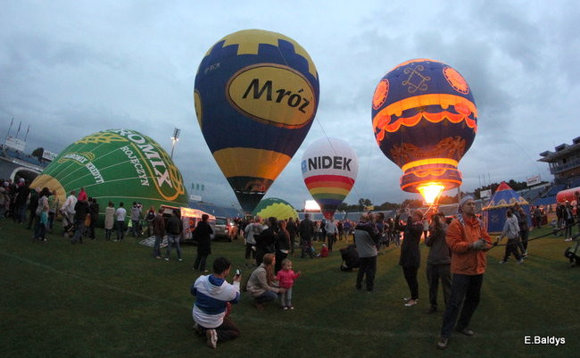 Nocny pokaz na Smoczyku (zdjęcia)