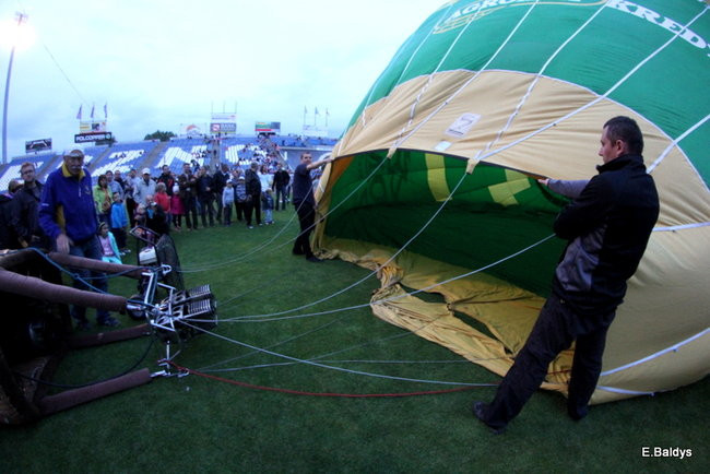 Nocny pokaz na Smoczyku (zdjęcia)