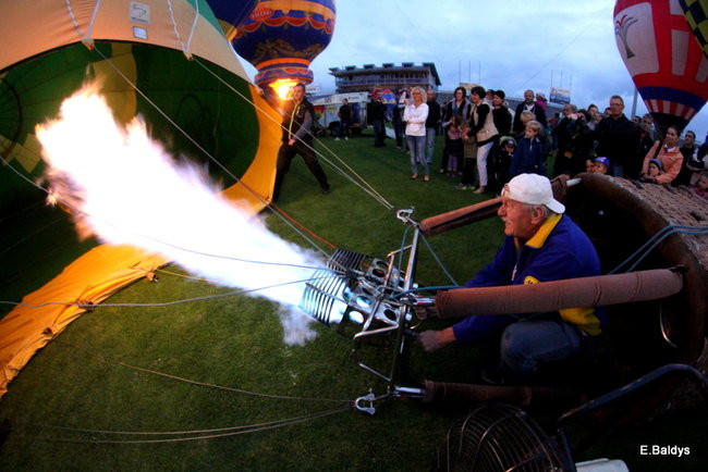 Nocny pokaz na Smoczyku (zdjęcia)