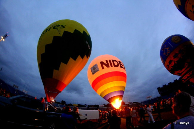 Nocny pokaz na Smoczyku (zdjęcia)
