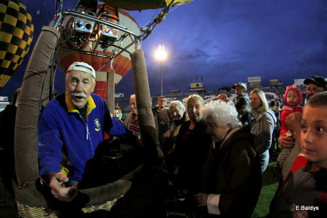 Nocny pokaz na Smoczyku (zdjęcia)