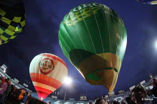 Nocny pokaz na Smoczyku (zdjęcia)