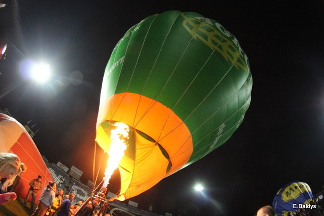 Nocny pokaz na Smoczyku (zdjęcia)