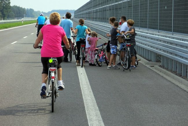 Rowerzyści przetestowali ekspresówkę (zdjęcia)