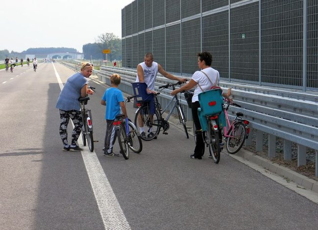 Rowerzyści przetestowali ekspresówkę (zdjęcia)