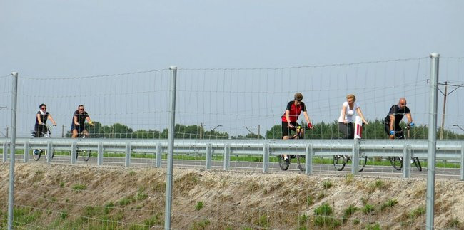 Rowerzyści przetestowali ekspresówkę (zdjęcia)