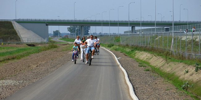 Rowerzyści przetestowali ekspresówkę (zdjęcia)