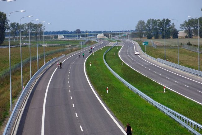 Rowerzyści przetestowali ekspresówkę (zdjęcia)