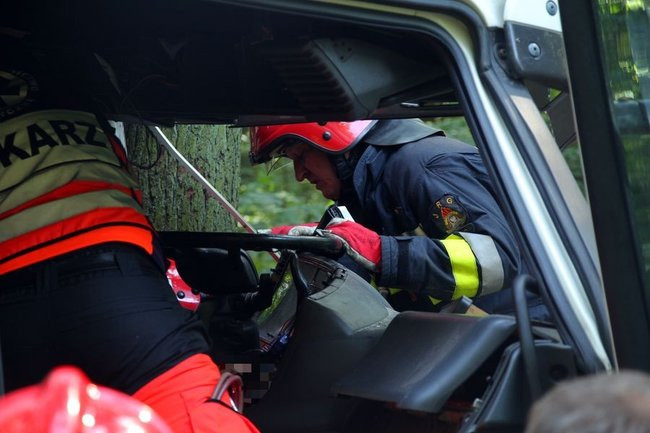 TIR wpadł do rowu (zdjęcia)