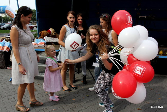 Uzbierali 34 metry złotówek (zdjęcia)