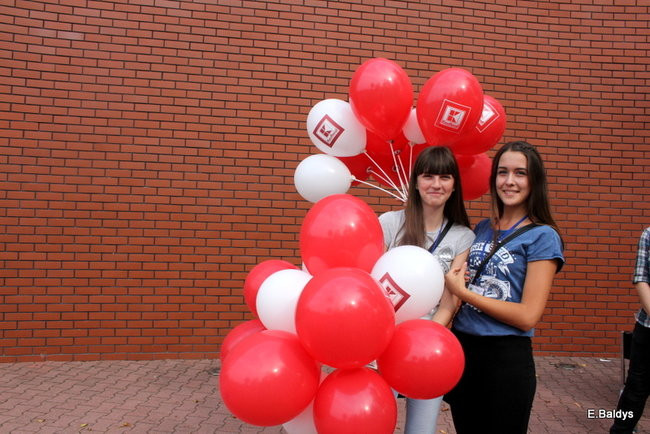 Uzbierali 34 metry złotówek (zdjęcia)