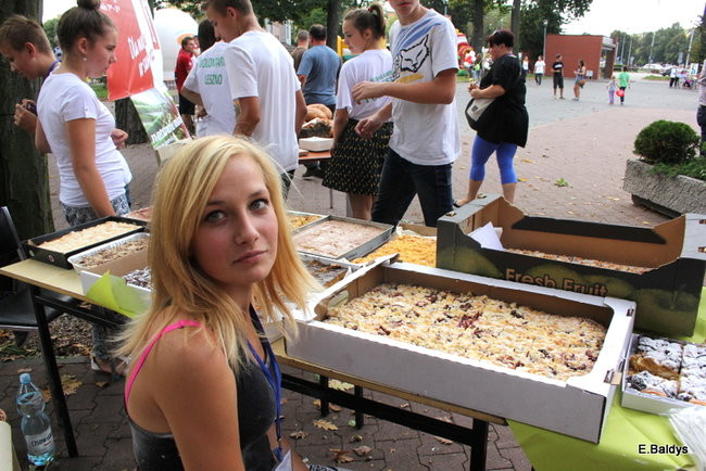 Uzbierali 34 metry złotówek (zdjęcia)