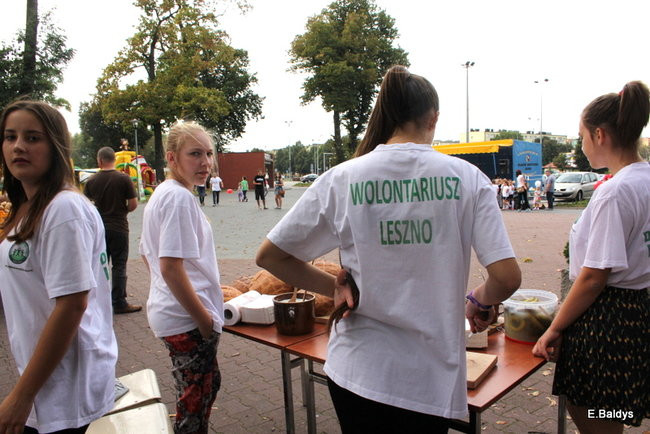 Uzbierali 34 metry złotówek (zdjęcia)