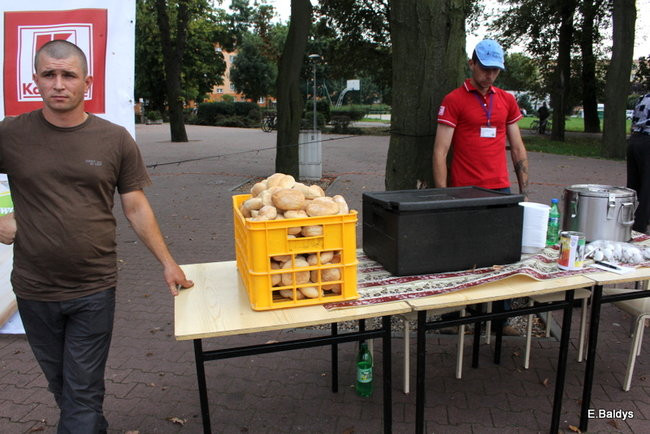 Uzbierali 34 metry złotówek (zdjęcia)