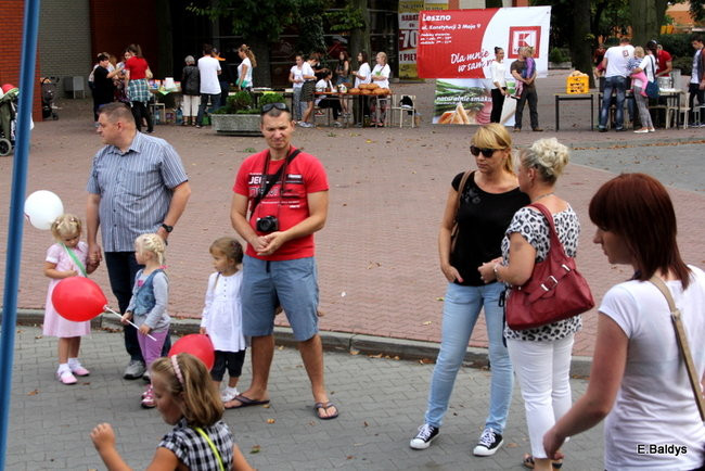 Uzbierali 34 metry złotówek (zdjęcia)