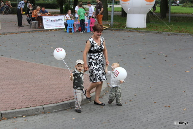 Uzbierali 34 metry złotówek (zdjęcia)