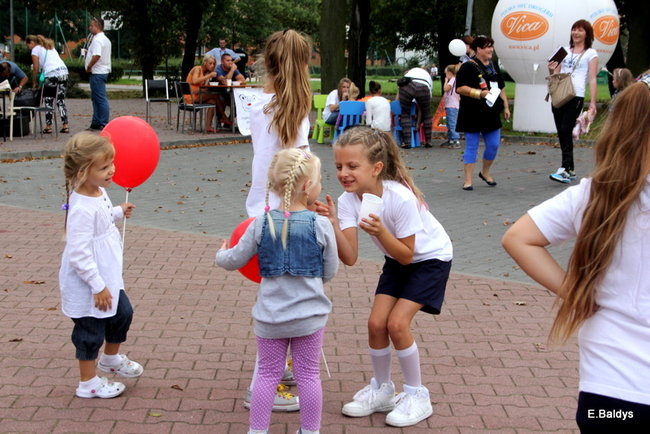 Uzbierali 34 metry złotówek (zdjęcia)