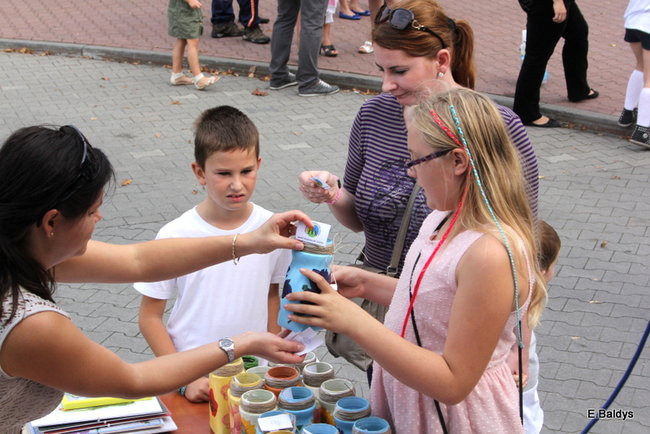 Uzbierali 34 metry złotówek (zdjęcia)