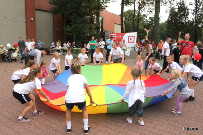 Uzbierali 34 metry złotówek (zdjęcia)