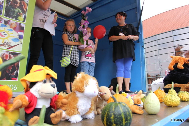 Uzbierali 34 metry złotówek (zdjęcia)