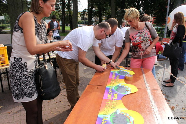 Uzbierali 34 metry złotówek (zdjęcia)