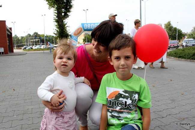 Uzbierali 34 metry złotówek (zdjęcia)