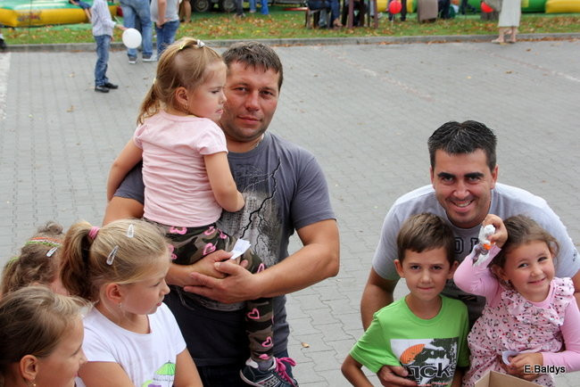 Uzbierali 34 metry złotówek (zdjęcia)