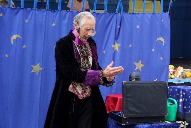 Uzbierali 34 metry złotówek (zdjęcia)