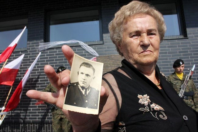 Zbrodnia na dworcu upamiętniona (zdjęcia)