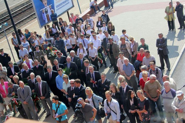 Zbrodnia na dworcu upamiętniona (zdjęcia)