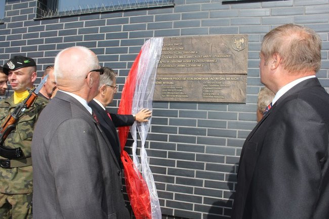 Zbrodnia na dworcu upamiętniona (zdjęcia)