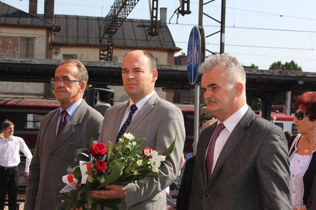 Zbrodnia na dworcu upamiętniona (zdjęcia)