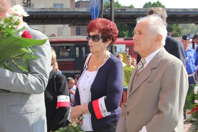 Zbrodnia na dworcu upamiętniona (zdjęcia)