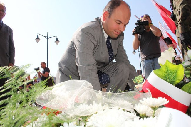 Zbrodnia na dworcu upamiętniona (zdjęcia)