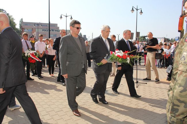 Zbrodnia na dworcu upamiętniona (zdjęcia)