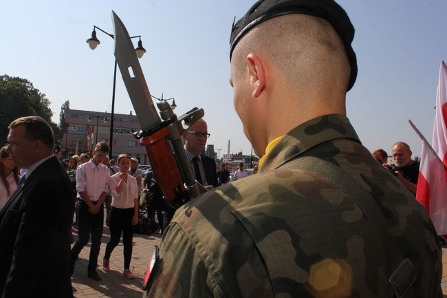 Zbrodnia na dworcu upamiętniona (zdjęcia)