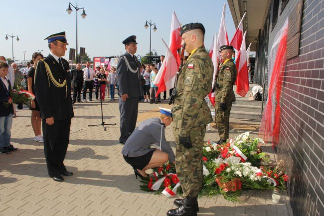 Zbrodnia na dworcu upamiętniona (zdjęcia)