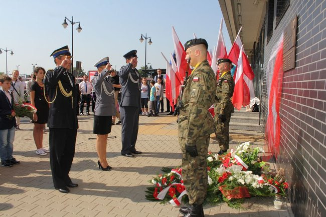 Zbrodnia na dworcu upamiętniona (zdjęcia)