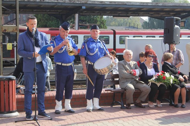 Zbrodnia na dworcu upamiętniona (zdjęcia)