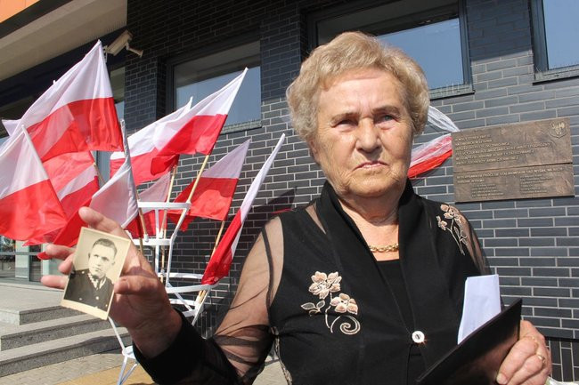 Zbrodnia na dworcu upamiętniona (zdjęcia)