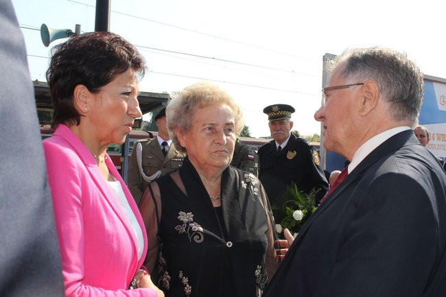 Zbrodnia na dworcu upamiętniona (zdjęcia)