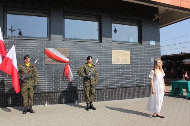Zbrodnia na dworcu upamiętniona (zdjęcia)