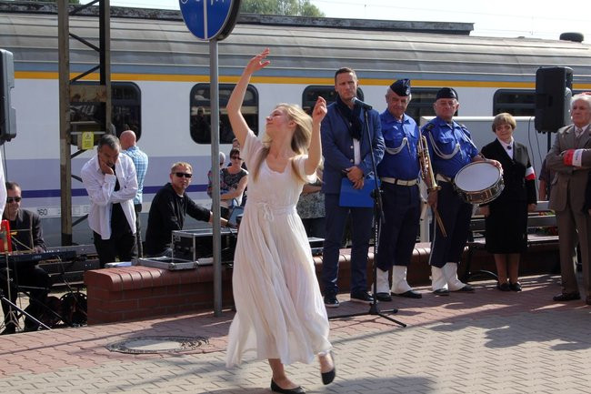 Zbrodnia na dworcu upamiętniona (zdjęcia)