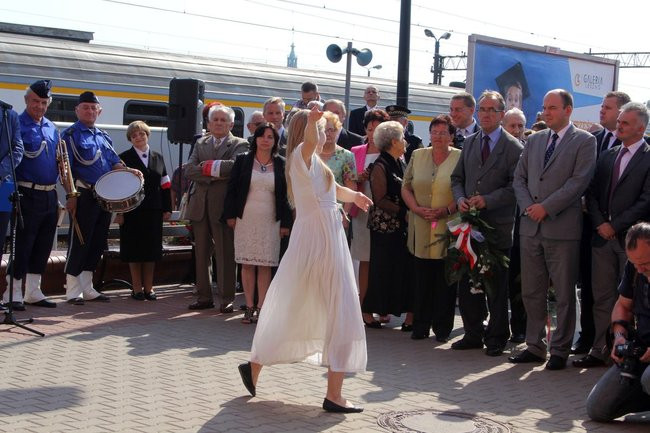 Zbrodnia na dworcu upamiętniona (zdjęcia)