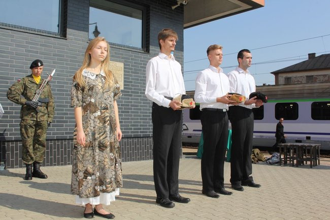 Zbrodnia na dworcu upamiętniona (zdjęcia)